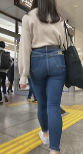 清純派なのに股上尻