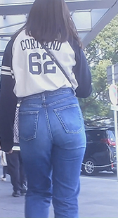 割れ目に食いリアルな尻