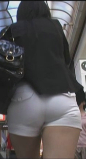 大屁股白紧热裤内痕明显