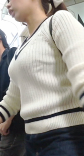 白上衣大胸器小妹子