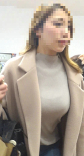 性感灰上衣胸器美女小姐姐