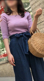 针织上衣圆润美胸美女