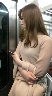 着衣巨乳小少妇