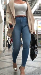 牛仔大爆乳美女