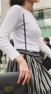 美巨乳な着衣メガネっ娘！