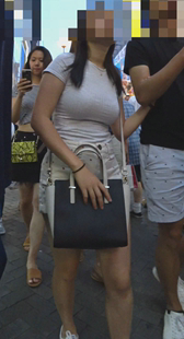 ピチピチのデカ乳編