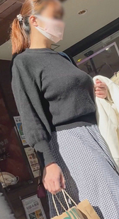 乳房が静かに揺