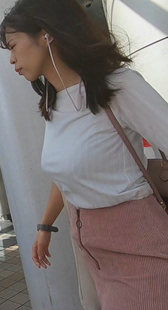 パンに張ったボ美女