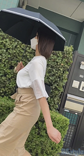 横からの眺め着衣