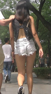 娇小性感的超短热牛MM