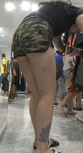 性感肥美小少妇买鞋