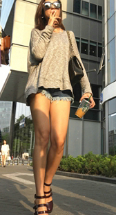 极品大长腿高跟墨镜美少妇