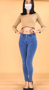 模拍小渔高跟牛仔裤翘臀金三角特写