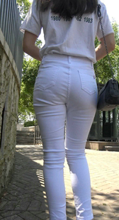 端午节献礼小雨白色紧身裤与你共度下午第三季