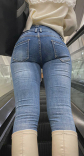 春节献礼小雨蓝紧牛仔裤美女逛街第三季