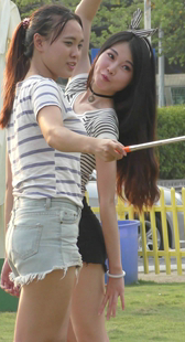 两个可爱的大二师妹