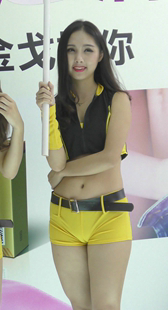 黄色短裤的诱惑