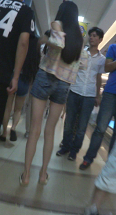 纤细美腿，让人按捺不住啊！