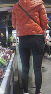 紧身、美腿、翘臀美女太勾引人了！