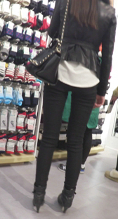 极品女友相貌身材无可挑剔