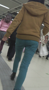 少女的纤细美腿