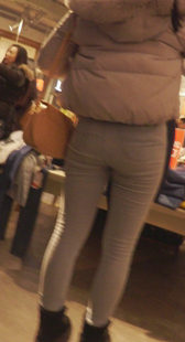 少女的臀部居然如此肥美少见