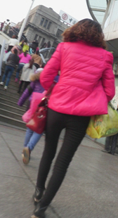 纤细大长腿少妇