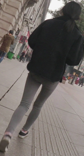 纤细美腿妞走的超快