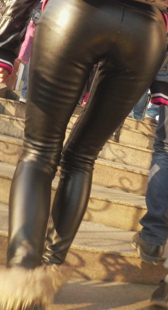 皮裤少妇很阳光