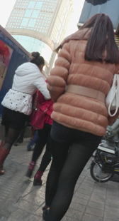 高挑美女的丝袜脱丝了