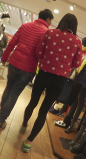 黑色紧身裤美腿拉拉试鞋子