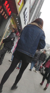 极品黑丝纤细大长腿走路超快