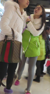 极品学生妹闪亮的灰丝美腿