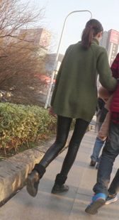 有这样的气质大长腿女友真幸福