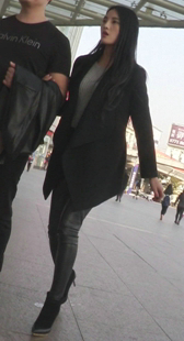 美艳高跟皮裤少妇