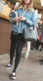 黑丝牛仔褂小妹