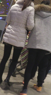 两个黑丝少妇，身材恢复的比少女都好