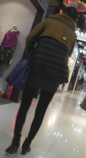 纤细大长腿逛街