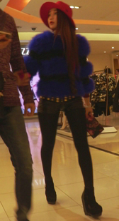 这样的肥臀妞走在路上就是勾引人犯罪