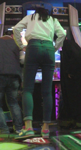 紧身蓝牛美腿少女热舞