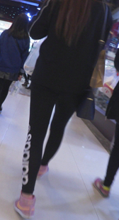 紧身瑜伽裤少女美腿