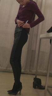 超极品高跟美女服装店多次换装