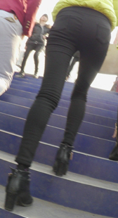 极品黑色紧身裤大长腿