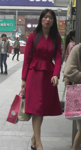 几个高跟闺蜜一起逛街