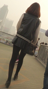 极品黑丝大长腿去唱K