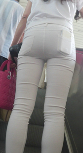 紧身白裤粉色高跟大长腿