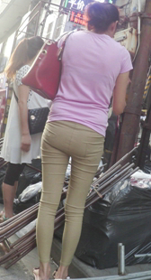 黄色紧身裤美腿外国妞