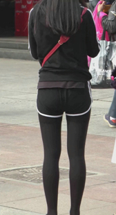 紧身热裤显身材