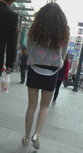 肉丝美腿少女跟她的小男友