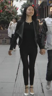 黑色紧身裤少妇